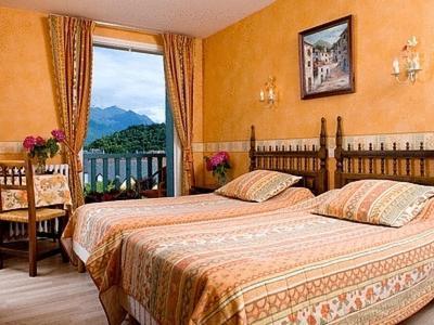 Logis Hotel Les Cimes Argelès-Gazost Kültér fotó